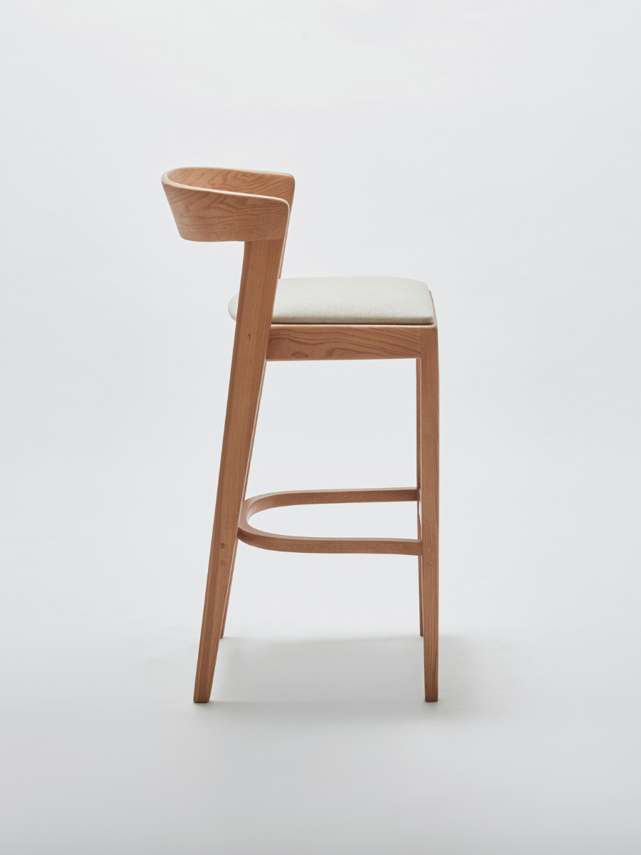 Vuti Stool